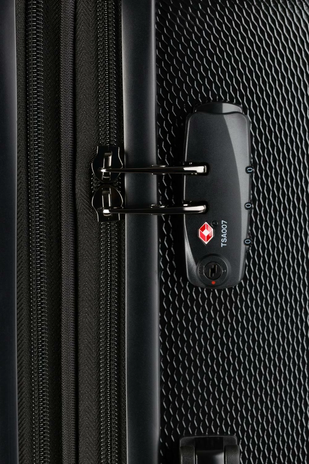 SWISSGEAR 7272 27" Energie Expandable Hardside Spinner Luggage 8 SWISSGEAR 7272 27" Energie Expandable Hardside Spinner Luggage - Image 6