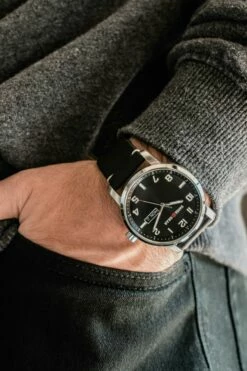 SWISSGEAR Legacy Watch - Black/Silver -US Suitcase Sales 2024 730000731430 09